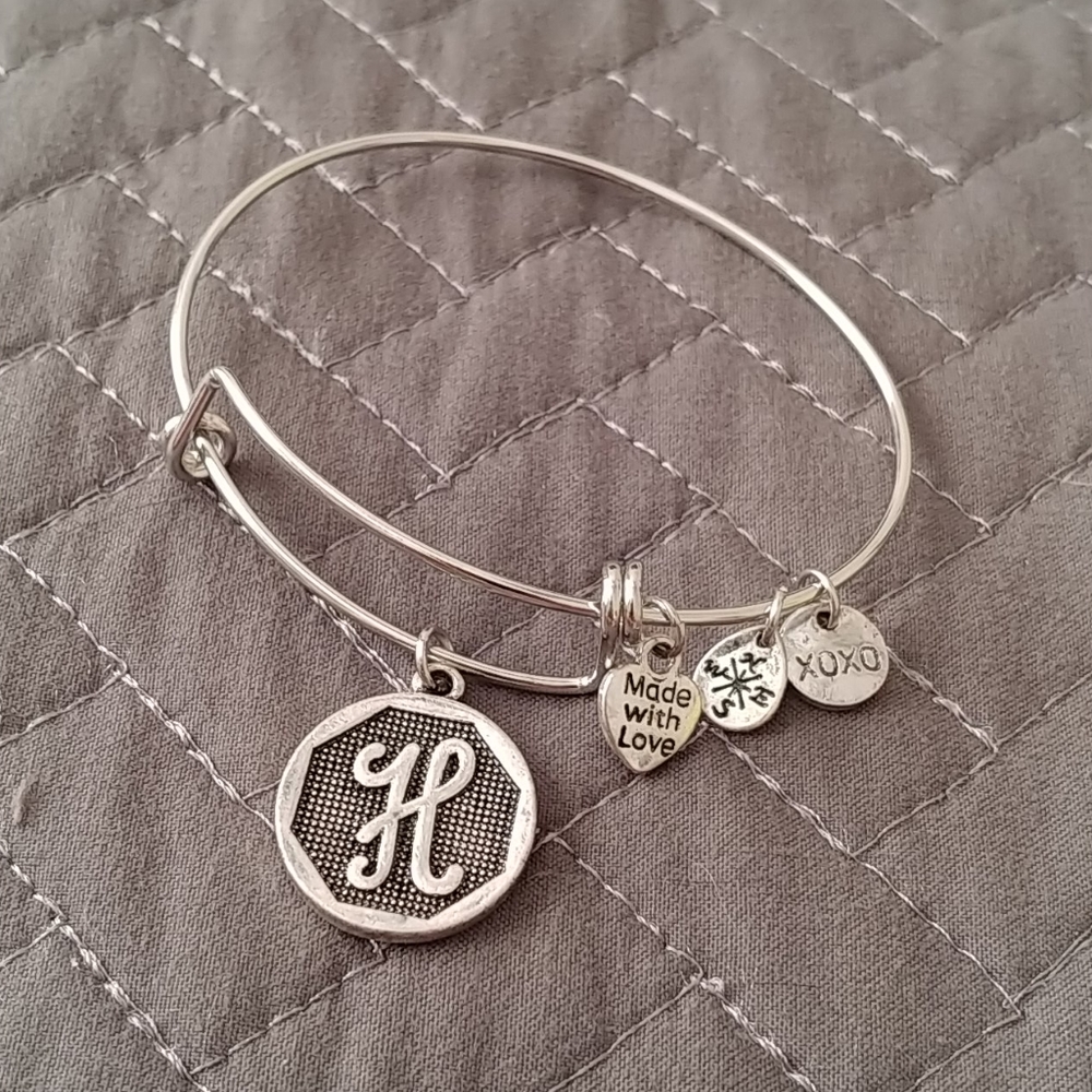 NWOT H Silver Charm Bangle